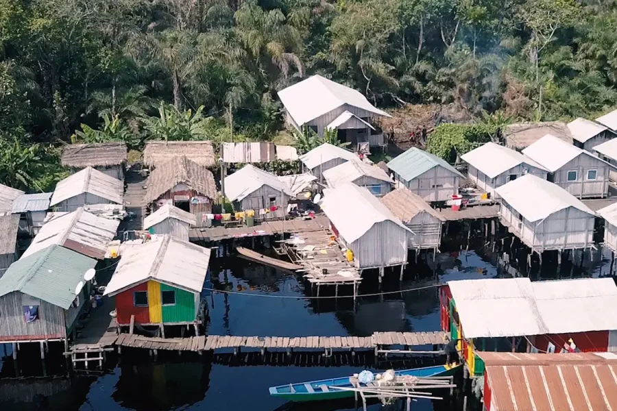 Filming-Nzulezu-stilt-Village